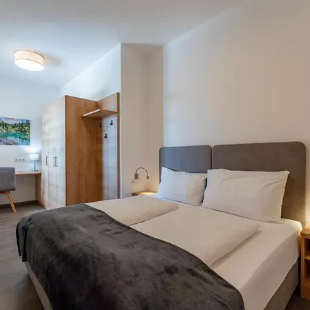 Laerchenhof 101 Apartment